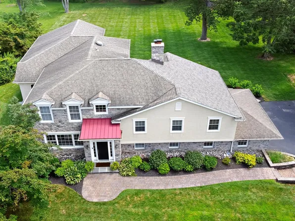 26 Carriage Dr, Media, PA 19063