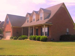 105 Coteswood Ct, Columbia, TN 38401