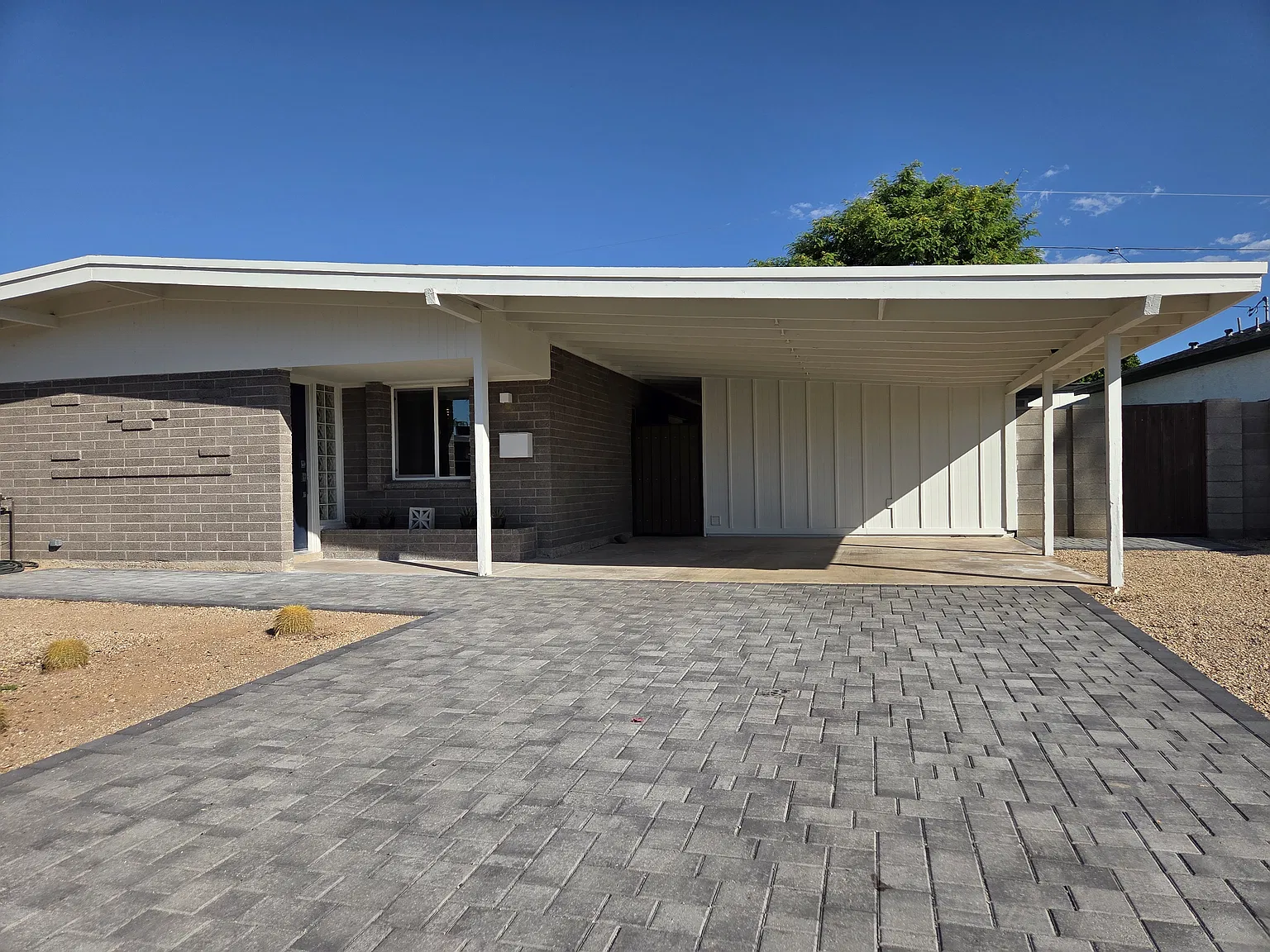 3738 E Poinsettia Dr — Photo 2