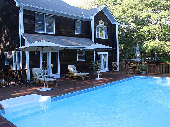 2nd image of 29 Rolling Woods Ct