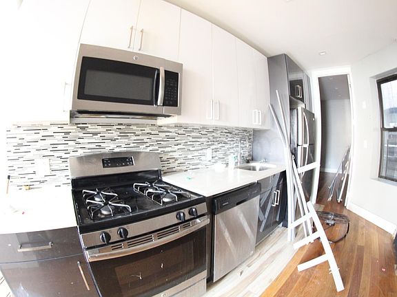 3rd image of 510 Jackson Ave #2F-2