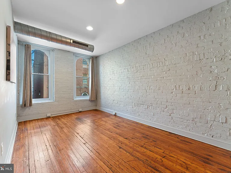 28 E Patrick St #1 — Photo 18