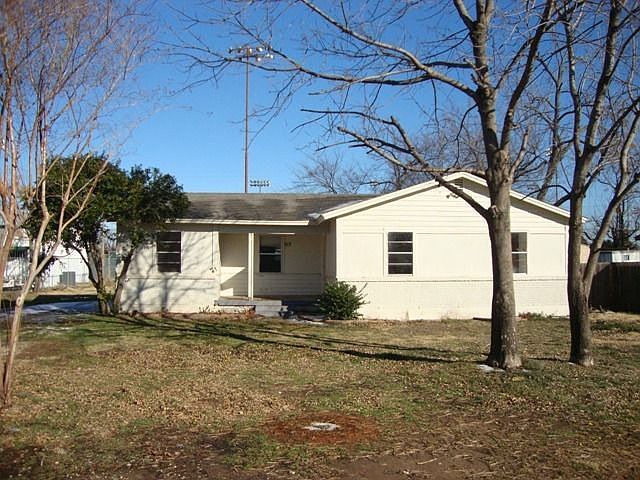 1st image of 917 Highland Dr