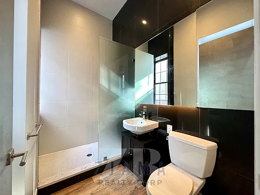 Rented by Zjama Realty Corp | media 5