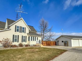 1343 Raven Ave, Hampton, IA 50441