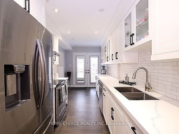 5th image of 155 Hollandview Trl
