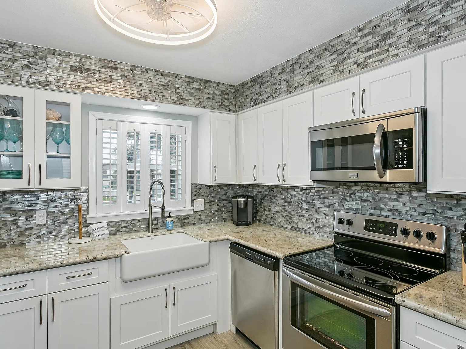 1650 Via De Luna Drive - B3 — Photo 4
