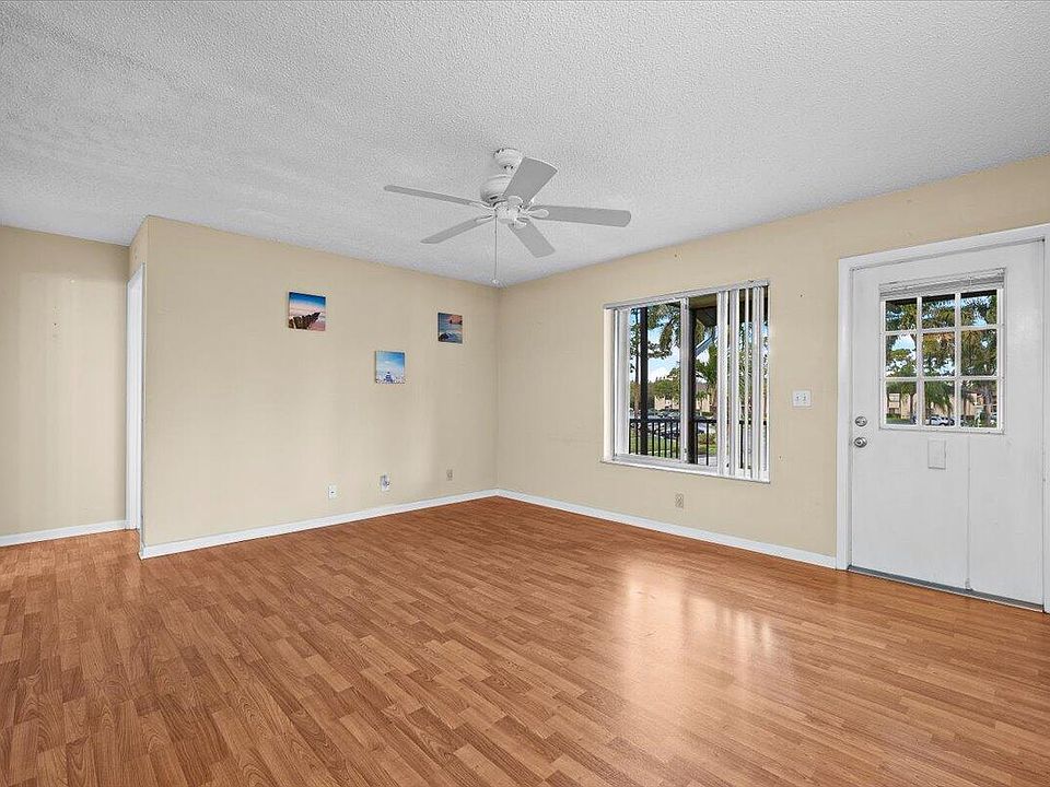 1st image of 410 Pine Glen Lane #D2