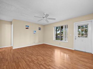 410 Pine Glen Ln APT D-2, Greenacres, FL 33463