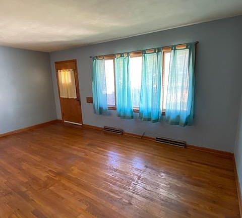 4th image of 525 Fairview Blvd