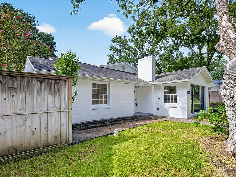 3731 Drake St — Photo 35