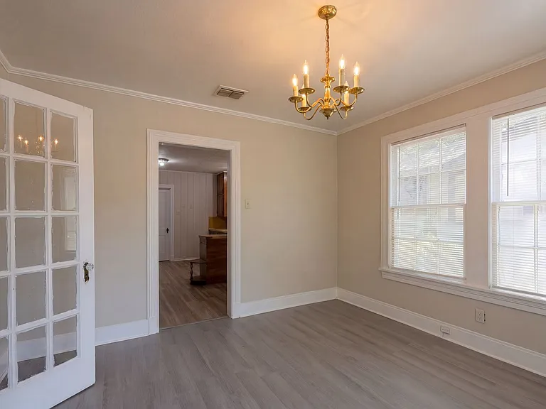 2811 Samford Ave — Photo 4