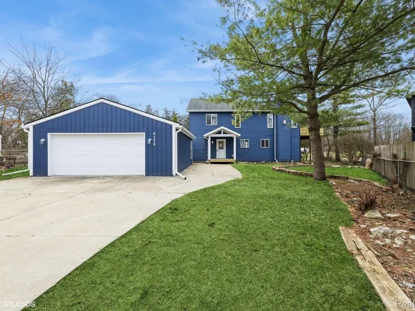 4170 Navarra Ct, White Lake, MI 48383