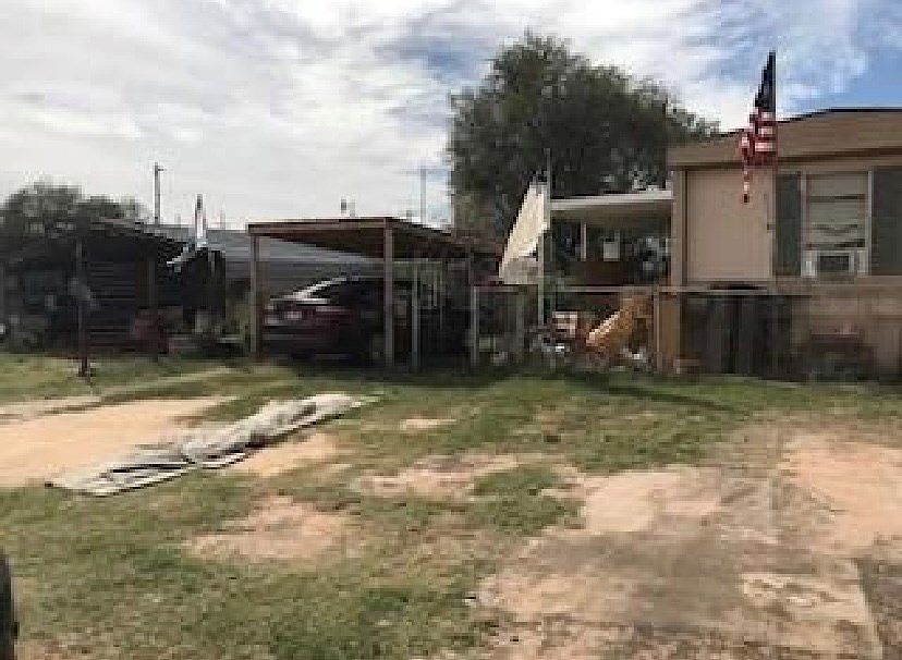2nd image of 203 NE 5th St