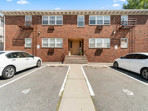 239 Crescent Lane image 7 of 16