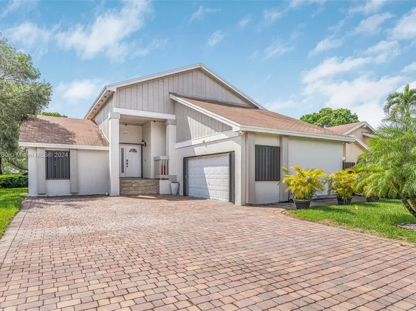 14842 SW 43rd Ln, Miami, FL 33185