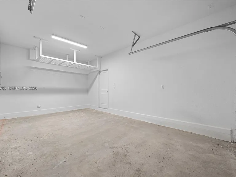 715 SE 15th St — Photo 9