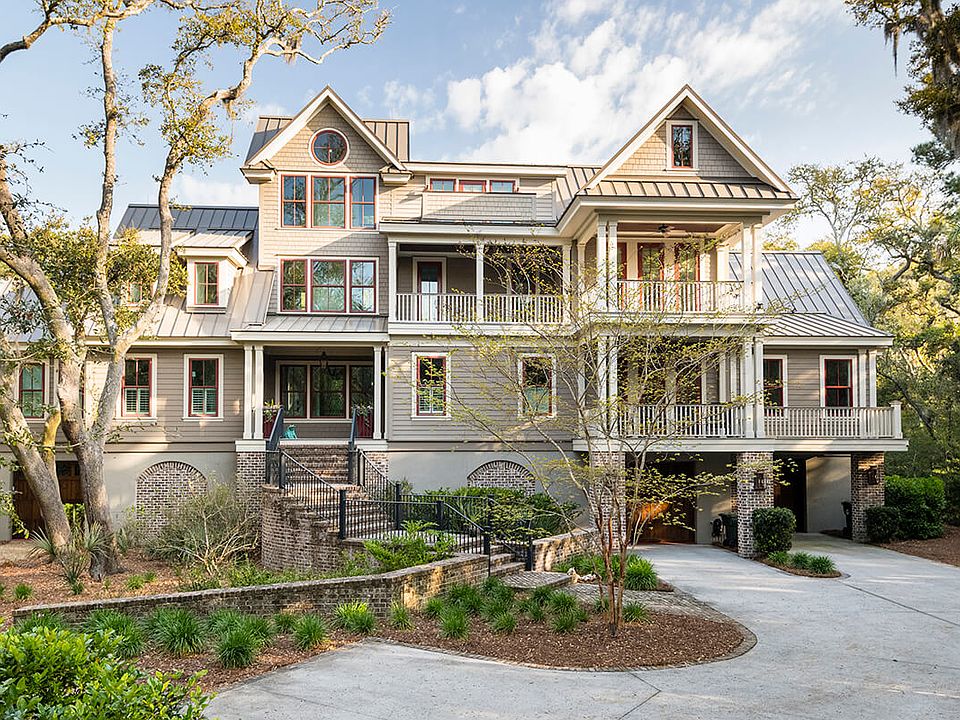 1st image of 34 Eugenia Ave