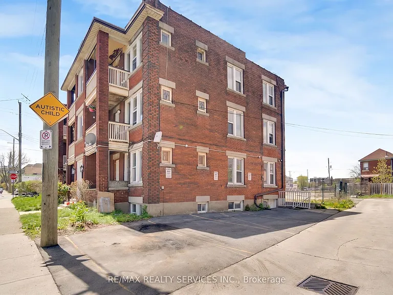 5 Fairholt Rd N #8 — Photo 22