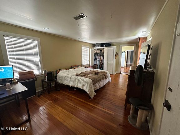 2nd image of 509 Washington Ave #B