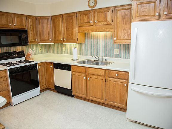 5th image of 2281 Pasadena Dr