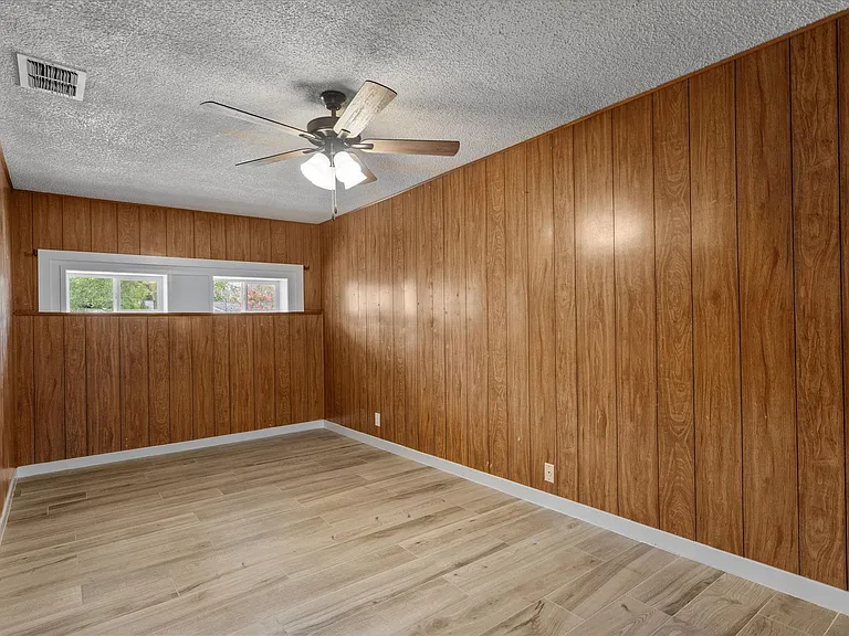 703 Huntingdon Pl — Photo 11