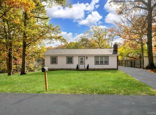 52 Maple Lane, Medford, NY 11763