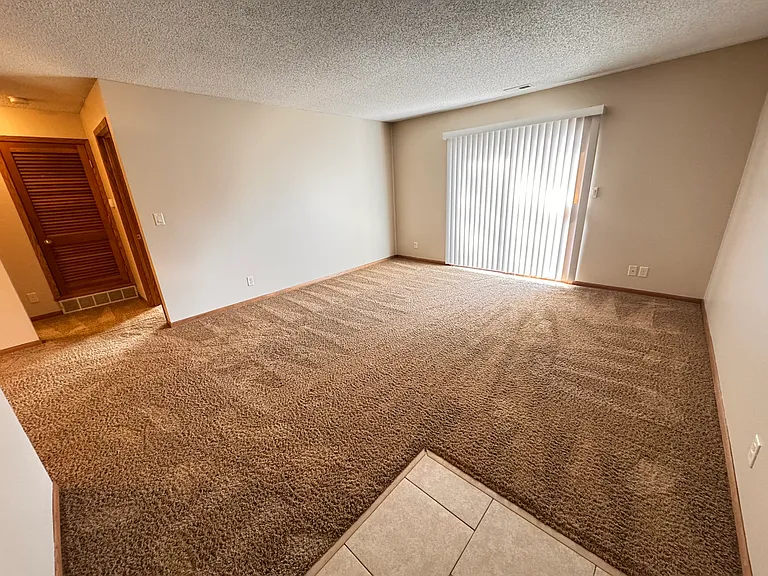 5120 Emerald Dr #17 — Photo 3
