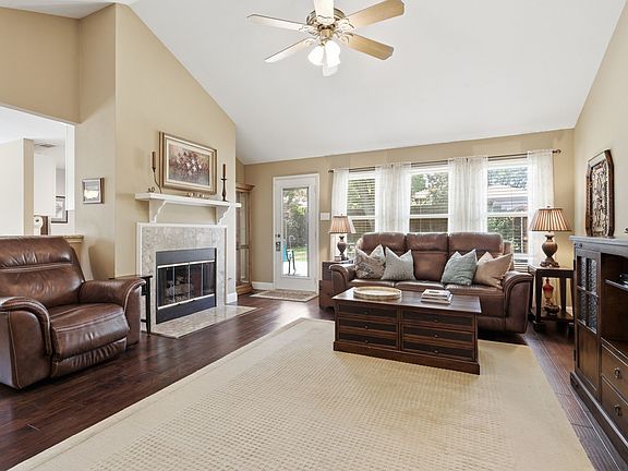 2nd image of 1554 Waterford Dr