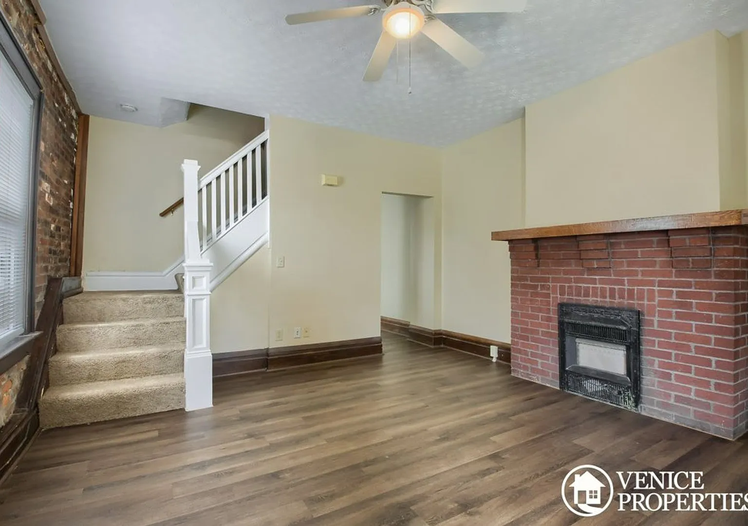 Charming 2BR on Lane and Indiana — Photo 2