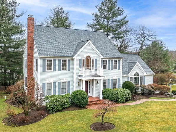 64 Algonquian Dr, Natick, MA 01760
