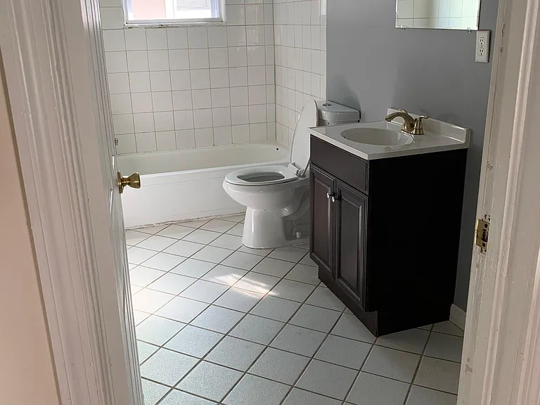 617 Emily St #2 — Photo 5