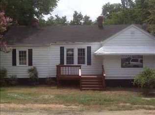 9 Center St, Taylors, SC 29687