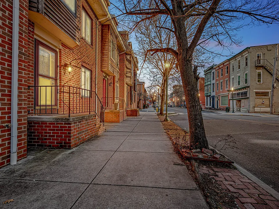 N 3rd St