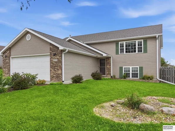 1733 NW Flader Ct, Lincoln, NE 68528