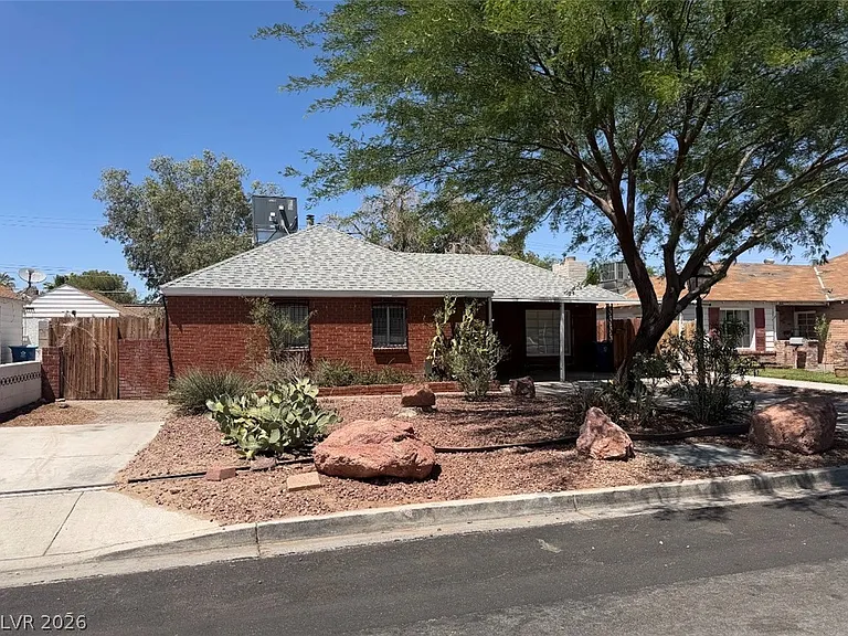 1311 Griffith Ave — Photo 2