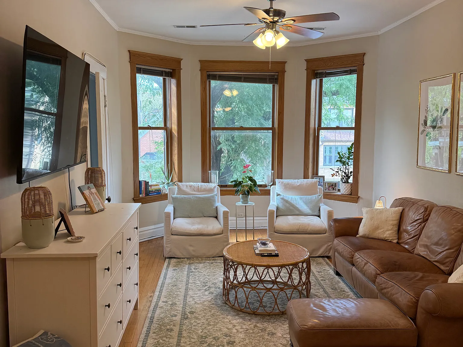 2 bed, 1200 sqft, $3,700 — Photo 2