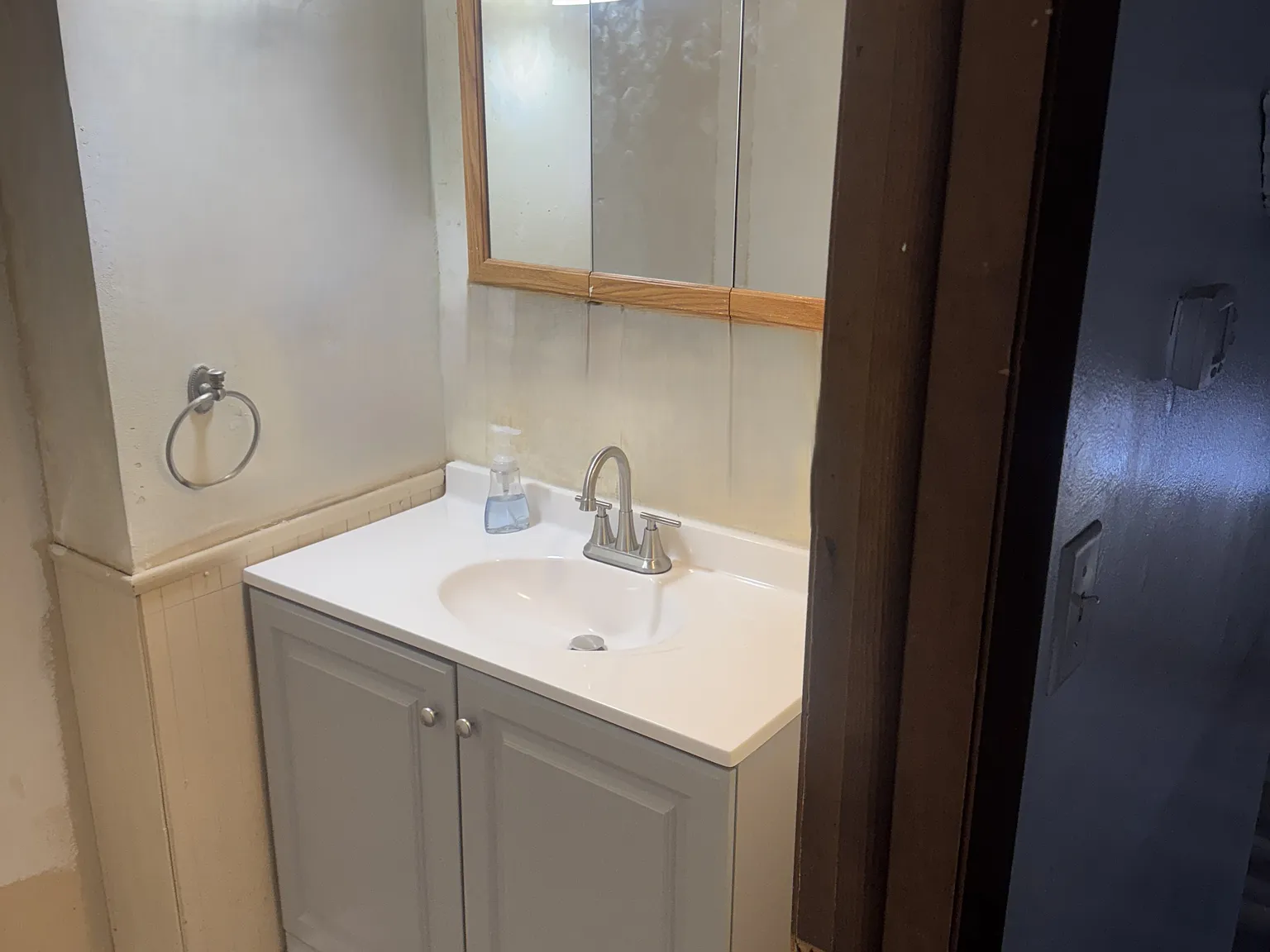 3 bed, 1.5 bath, 1054 sqft, $1,600 — Photo 4