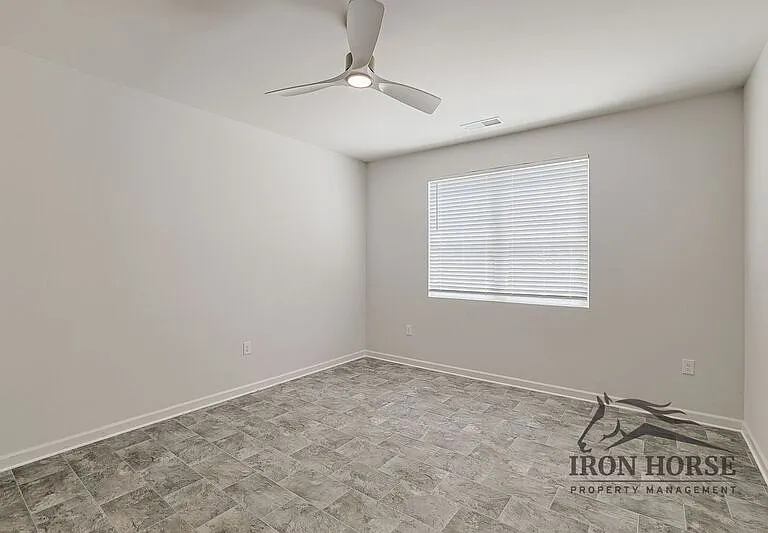 835 Baker View Ln — Photo 15