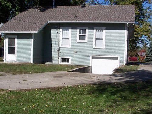 2nd image of 1112 School St