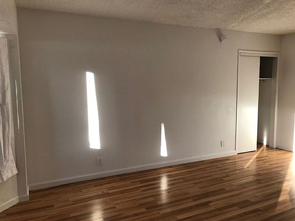 3rd image of 11422 Emelita St APT 3