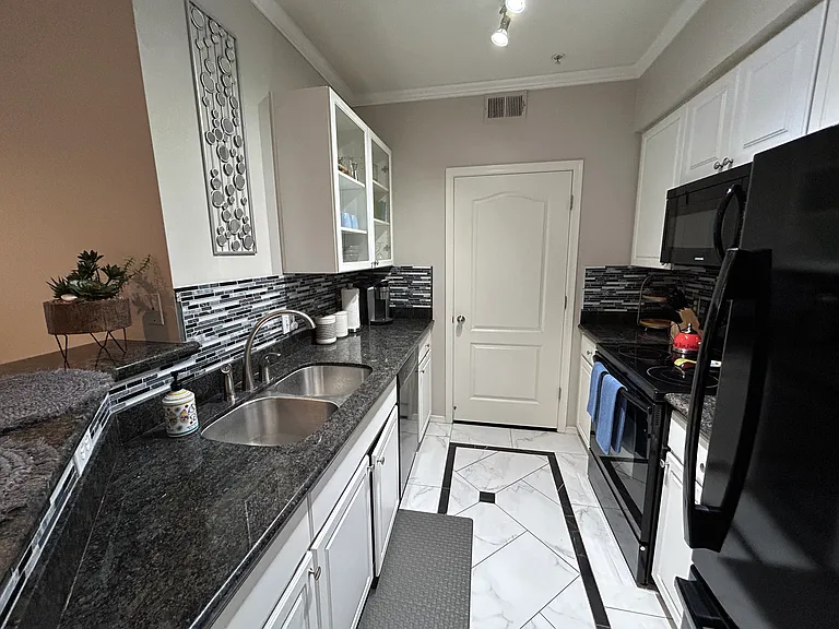 1701 E Colter St — Photo 33