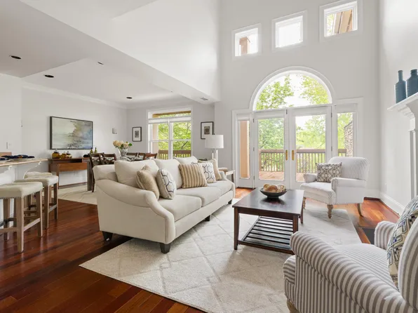 97302 Dobbs, Chapel Hill, NC 27517