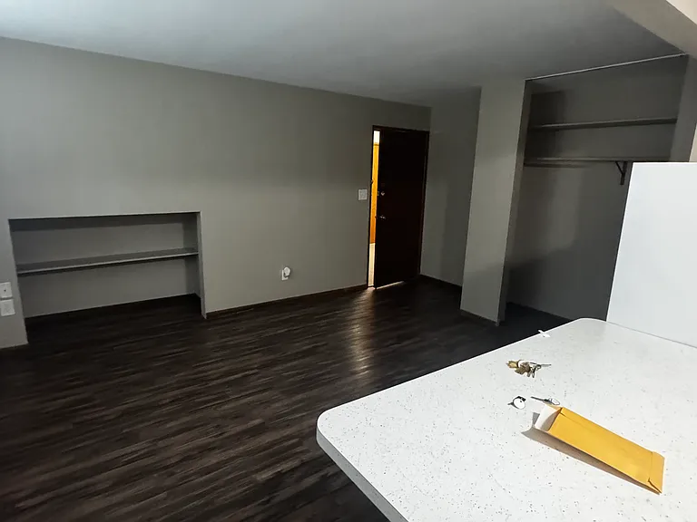 428 Commodore Dr #4 — Photo 2