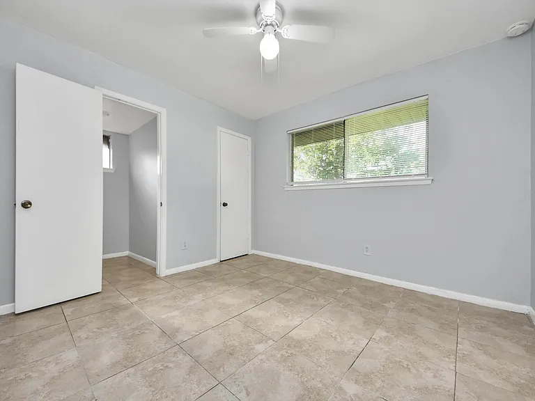 3806 Charriton Dr — Photo 16