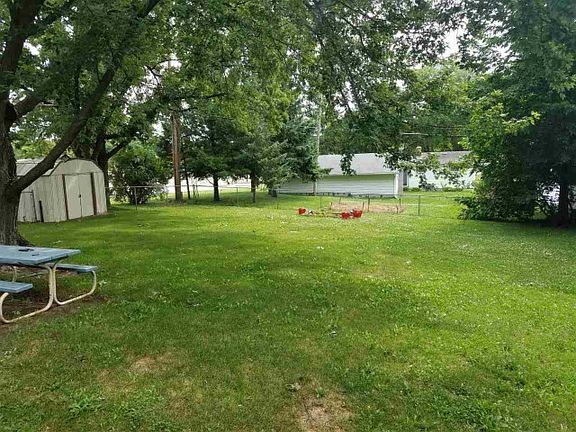 2nd image of 411 Westlawn Ave
