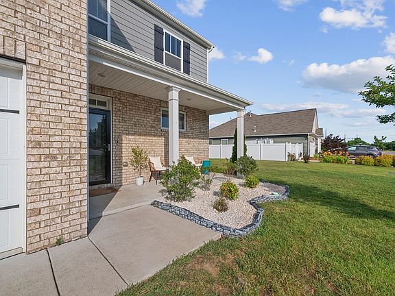 4th image of 406 Montgomery Pl