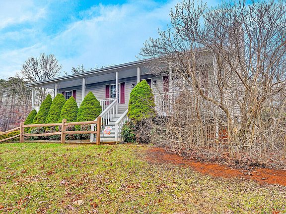 2nd image of 1072 Old Dominion Ct