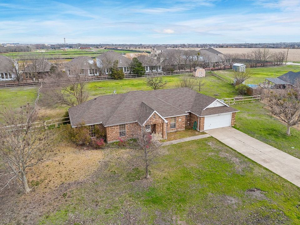 1st image of 760 Overland Dr