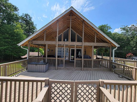 covered/uncovered deck area